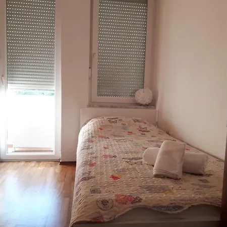 Ruzmarinka 4* * Baška